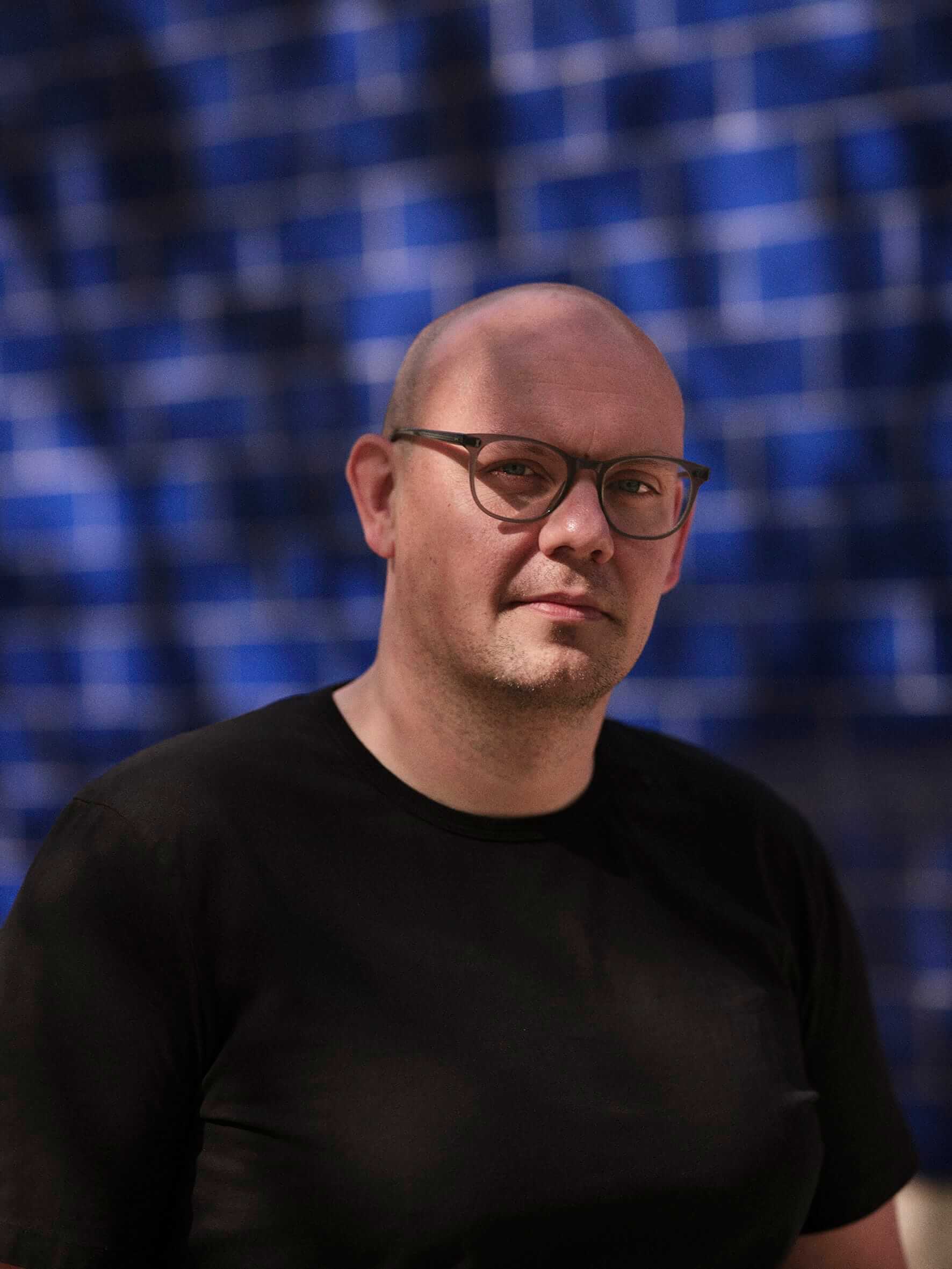 Headshot of Luke Halls